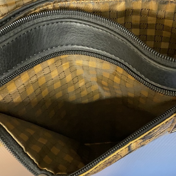 M.c. Marc Chantal Leather purse Black and Tan - Picture 6 of 11